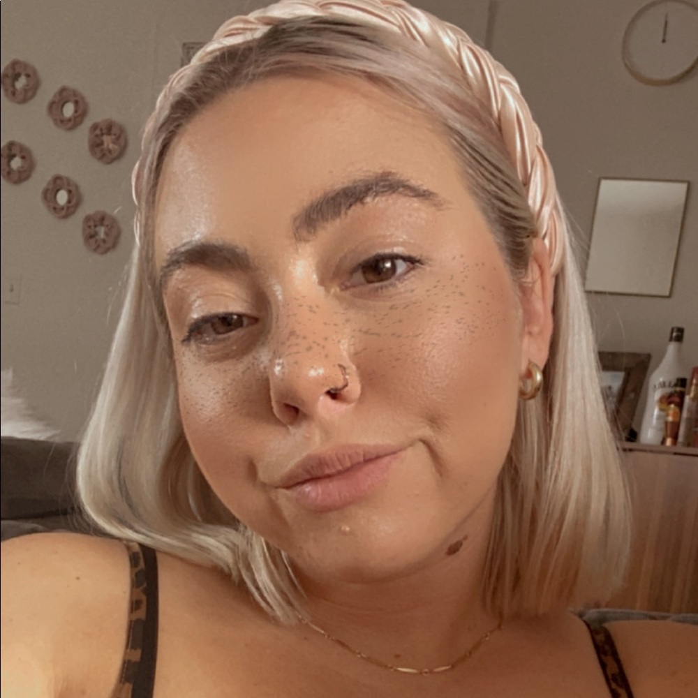 Meet your Posher, Nicole